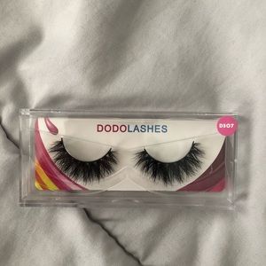 DODOLASHES D307